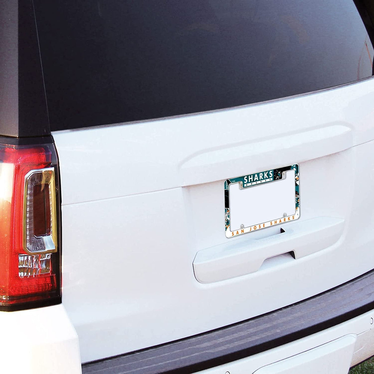 University of Central Florida Knights Metal License Plate Frame Chrome Tag Cover, 12x6 Inch, Carbon Fiber Design